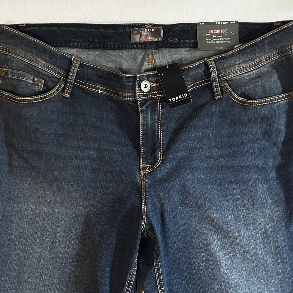 Torrid Luxe Slim Boot Jeans Women's 18R Mid Rise Stretch Bootcut Dark Wash NWT - Picture 2 of 10